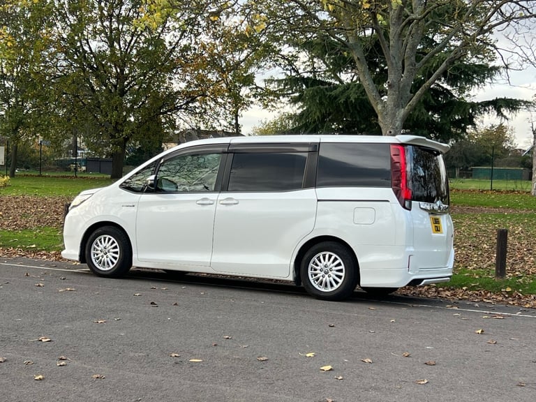 2015 Toyota Noah MPV Hybrid Electric  Automatic