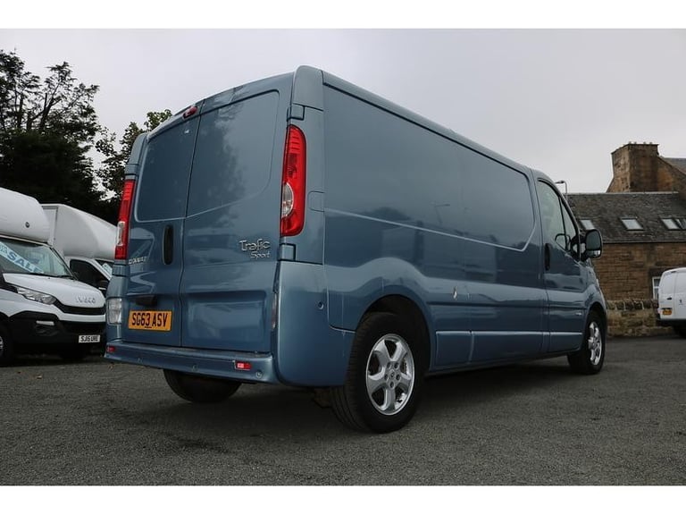 2013 RENAULT TRAFIC LWB *NO VAT* SPORT EXCELLENT CONDITION YEARS MOT vivaro