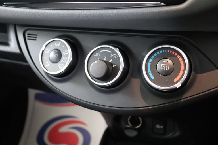 2016 Toyota Yaris 1.3 Yaris Icon VVT-I 5dr Hatchback Petrol Manual