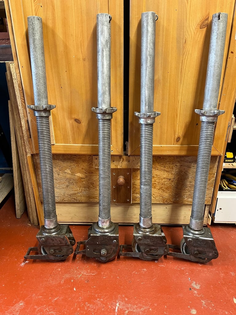 Alloy adjustable scaffold legs with wheels 