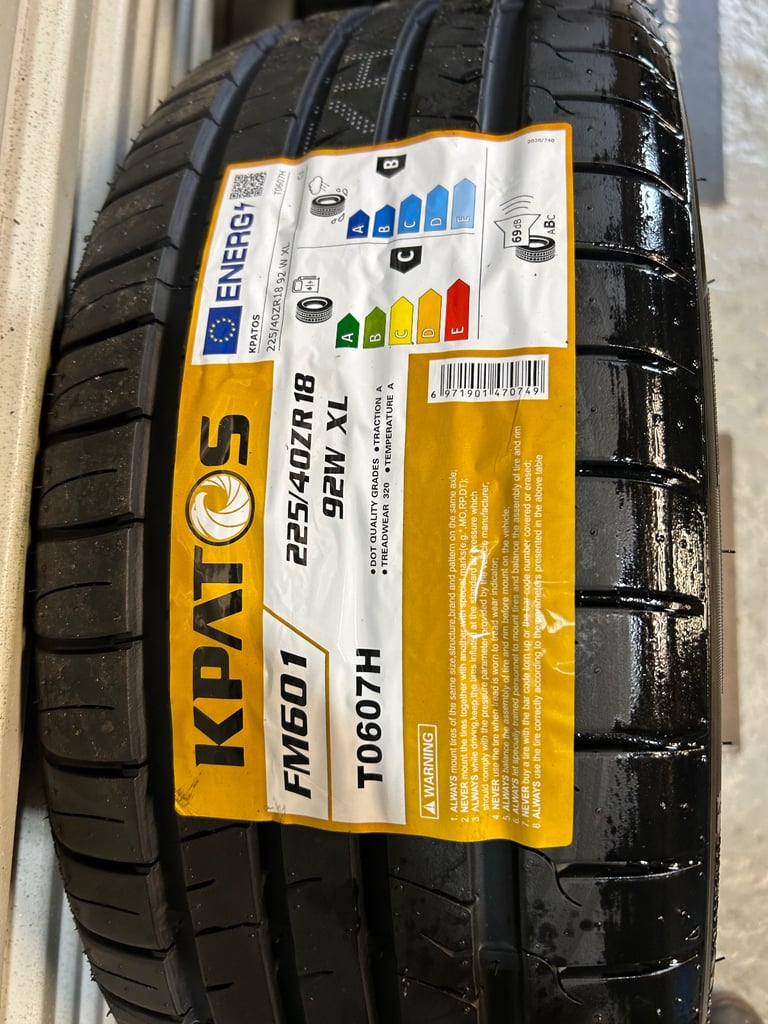 VW Golf Cadiz Alloy’s (Genuine) & 4 Brand new Tyres 