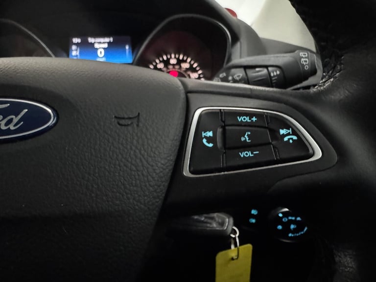2015 Ford Focus 1.0 EcoBoost 125 Zetec 5dr HATCHBACK PETROL Manual