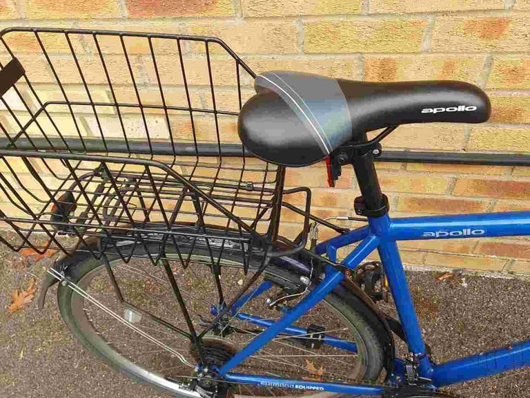 Lightweight Aluminium Apollo Transfer Hybrid bike in good condition with rear basket