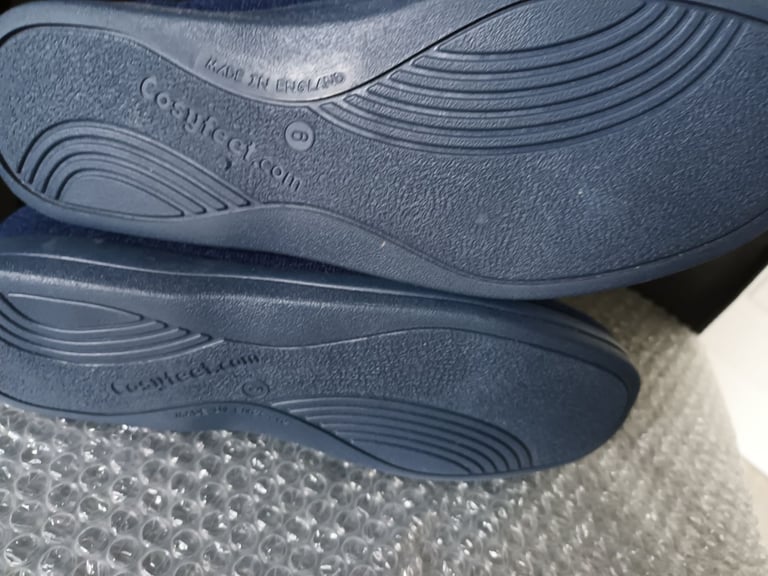 New without tags cosyfeet slippers  