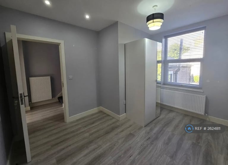 3 bedroom flat in Langthorne Road, London, E11 (3 bed) (#2624811)