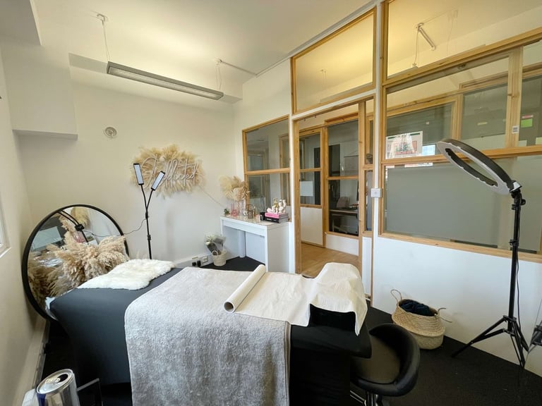 Creative Space | Music Studio | Beauty Room | Workspace | Commercial Unit in Hackney Central E8