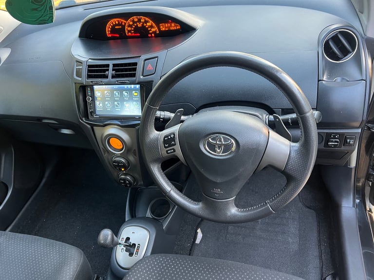 image for AUTOMATIC Toyota, YARIS, Hatchback, 2011, Semi-Auto, 1329 (cc), 5 doors