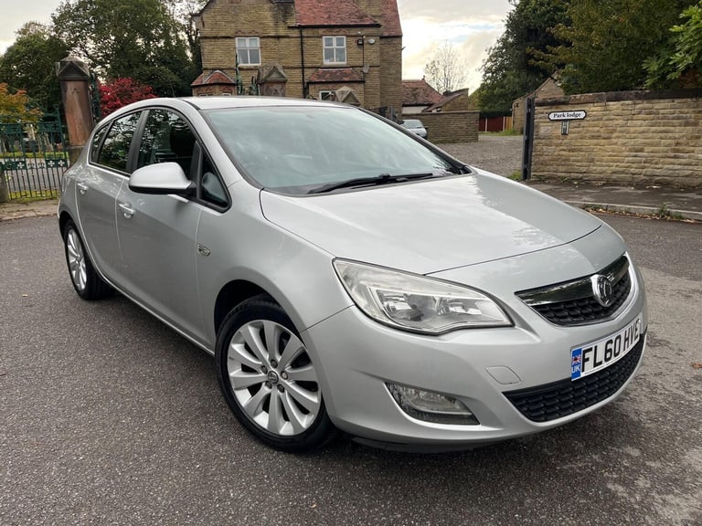 2010 Vauxhall Astra 1.4 16v Exclusiv Euro 5 5dr HATCHBACK Petrol Manual