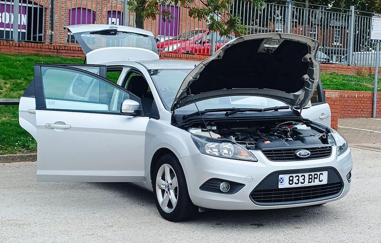2010 Ford Focus 1.6 Zetec 5dr ESTATE Petrol Automatic