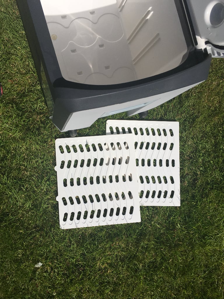 Halfords 40 Litre Mains and Dual Voltage Electric Coolbox