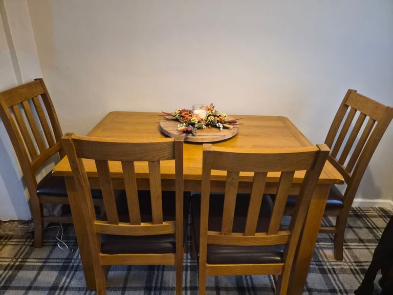 image for Various livingroom/dining room furniture