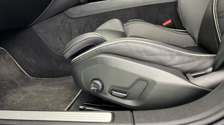 2020 Volvo V60 R-Design, B5 mild hybrid Estate Petrol Automatic