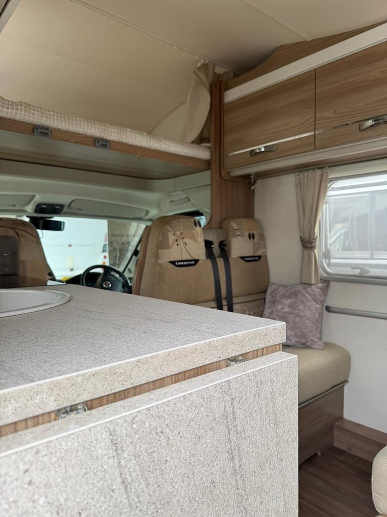 2016 - Swift Lifestyle 686 - 2.3ltr - apx 70k - 6 Berth / 6 Belts 