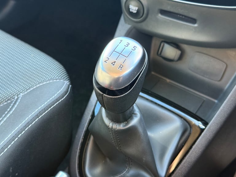 2019 Renault Clio 0.9 TCe Iconic Hatchback 5dr Petrol Manual Euro 6 (s/s) (75 ps) Hatchback Petro...