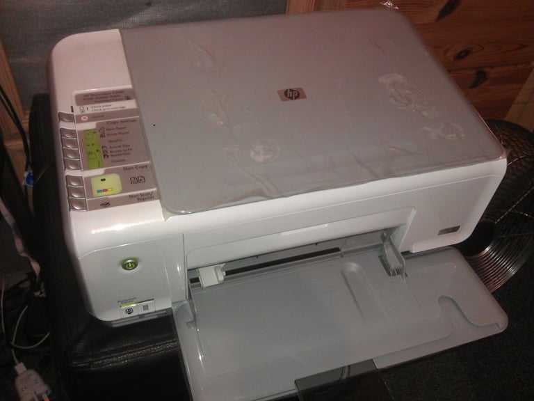 HP L2445w 24-inch widescreen LCD Monitor + free HP 3180 PRINTER - SCANER- COPIER with ink