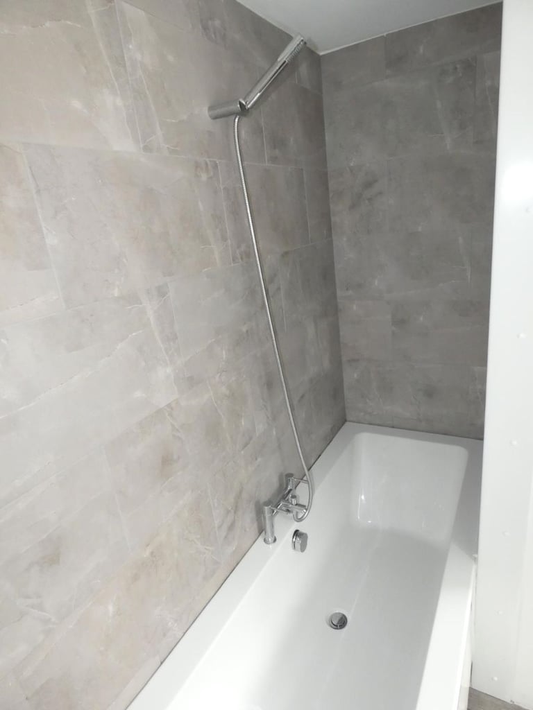 2 bedroom house in Blunt Street, Newcastle-under-Lyme, Staffordshire, ST5 9NA