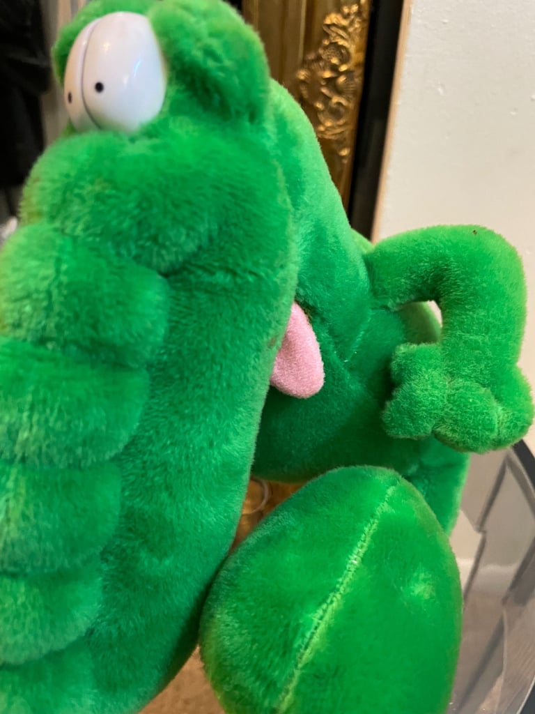 Vintage issed as a newt