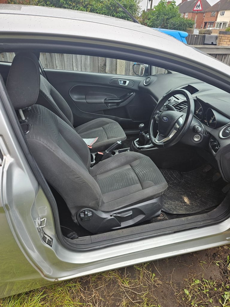Ford, FIESTA, Hatchback, 2015, Manual, 1241 (cc), 3 doors