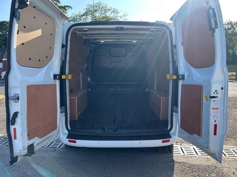 FORD TRANSIT CUSTOM 2.0 Limited Van 300 L2 130PS +Â?15,975 Plus VAT+