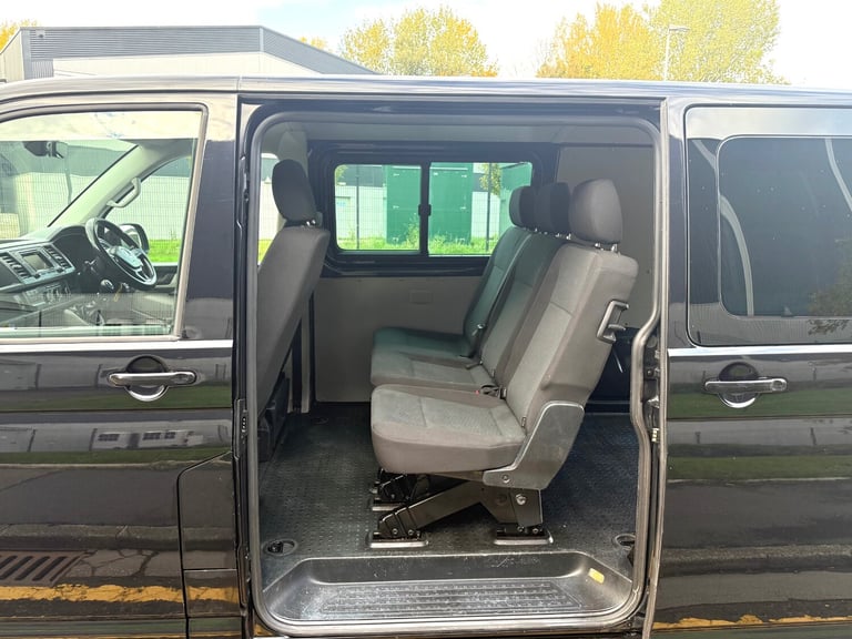 2017 Volkswagen Transporter 2.0 TDI BMT 150 Highline Kombi Van WINDOW VAN Diesel Manual