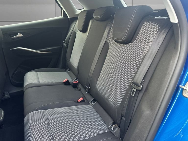 2018 Vauxhall Grandland X 1.2 Turbo SE SUV 5dr Petrol Manual Euro 6 (s/s) (130 ps) HATCHBACK Petr...