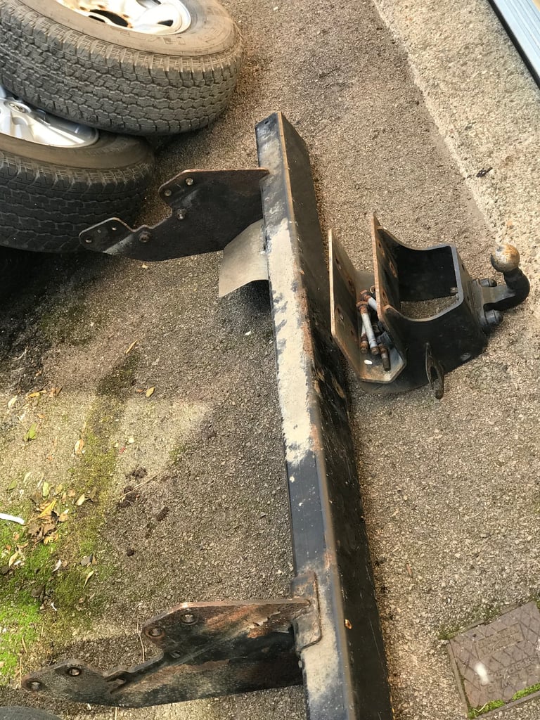 Thule Tow Bar For Toyota Hilux 2012 Mk7