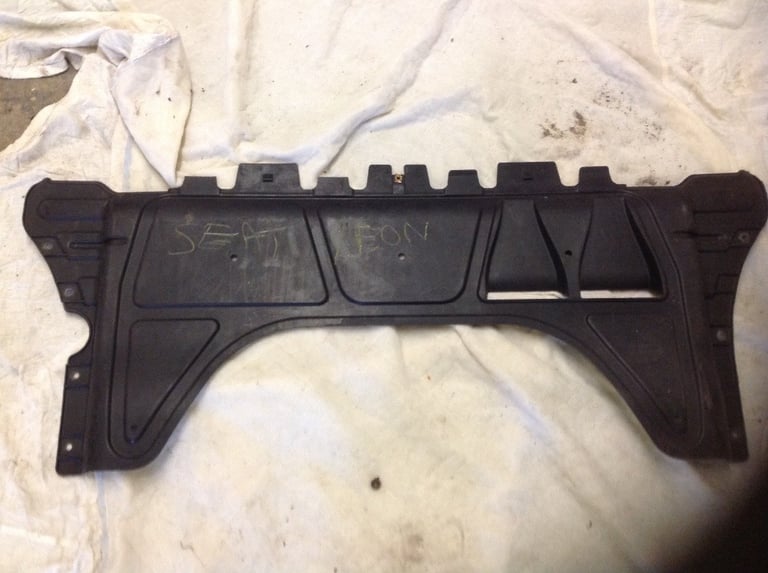 Seat Leon engine tray