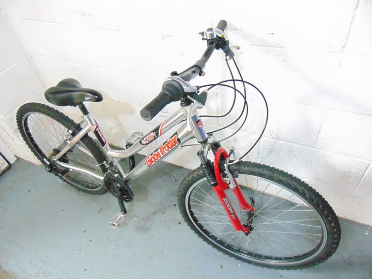 Globe Trotter (16 inch frame) Hardtail Mountain Bike (free local delivery)