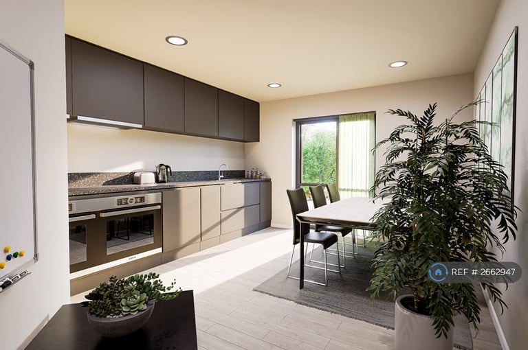 Studio flat in Gloucester Road North, Filton, Bristol, BS34 (#2662947)