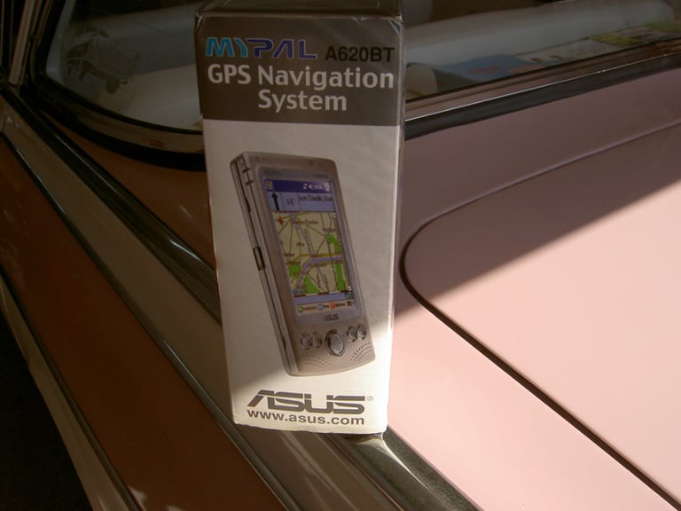Wireless Head phones & Bluetooth My Pall GPS System Very good Condition  