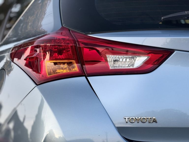 2014 Toyota Auris 1.6 V-Matic Icon Hatchback 5dr Petrol Manual Euro 5 (132 ps) Hatchback Petrol M...