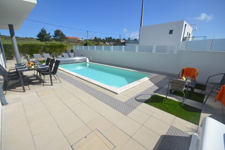 Detached Coastal Villa in Portugal with Heated Pool, 3 En-suites, Private Garden