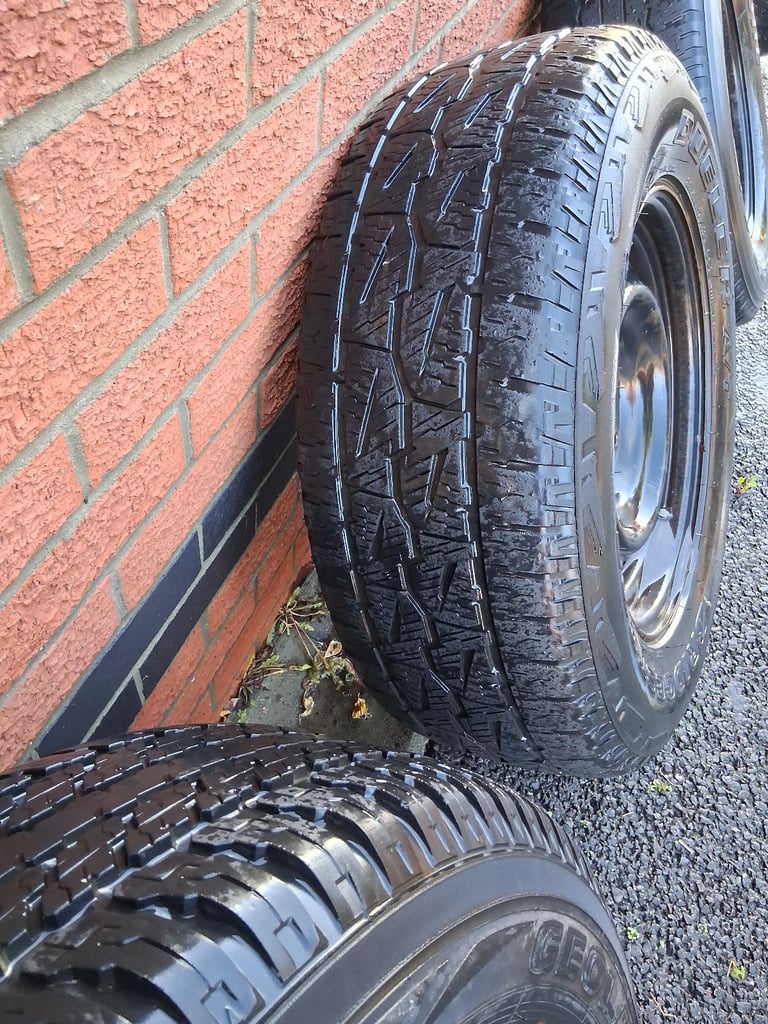 4 Toyota 4wd pick up wheels tyers. 