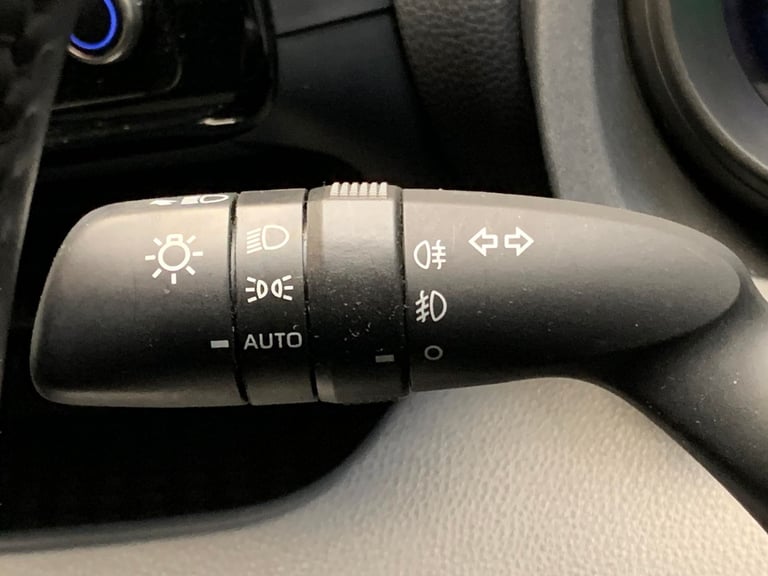 2021 Toyota Yaris 1.5 VVT-h Design Hatchback 5dr Petrol Hybrid E-CVT Euro 6 (s/s) (116 ps) -  Hat...