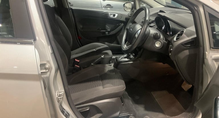 2014 Ford Fiesta 1.6 Zetec Powershift Euro 5 5dr HATCHBACK Petrol Automatic