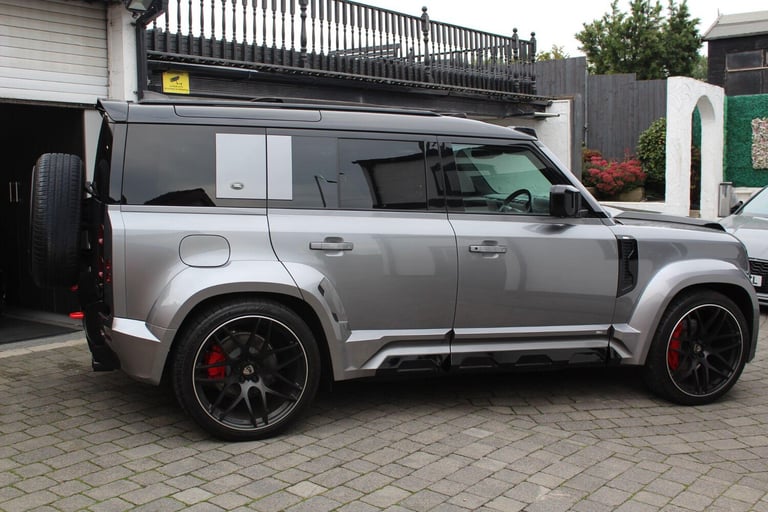 2023 Land Rover Defender 2.0 P400e X-Dynamic SE 110 5dr Auto ESTATE PETROL/ELECTRIC Automatic