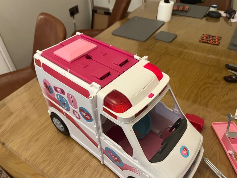 Barbie ambulance set
