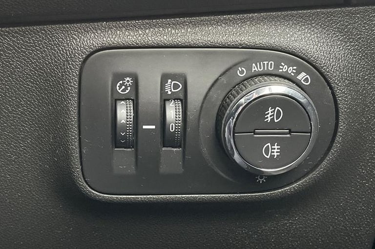 2019 Vauxhall Corsa 1.4 [75] Griffin 5dr - 12 MONTHS MOT, 2 KEYS, HEATED SEATS &amp; STEERING WHE...