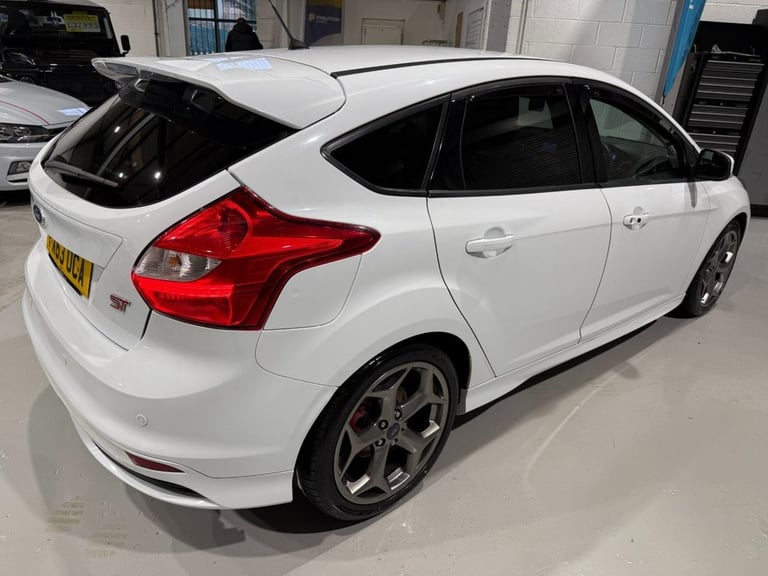 2013 Ford Focus 2.0T EcoBoost ST-3 Hatchback 5dr Petrol Manual Euro 5 s/s 250 ps Top Spec  Hatchb...
