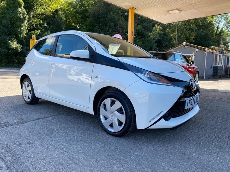 image for 2017 Toyota AYGO 1.0 VVT-i x-play Euro 6 5dr HATCHBACK Petrol Manual