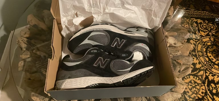 New balance 2002R (x2)