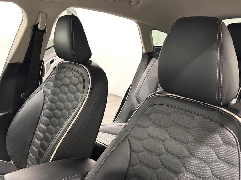 2018 Ford Mondeo 2.0 TDCi Vignale Hatchback 5dr Diesel Powershift Euro 6 (s/s) (180 ps) Hatchback...