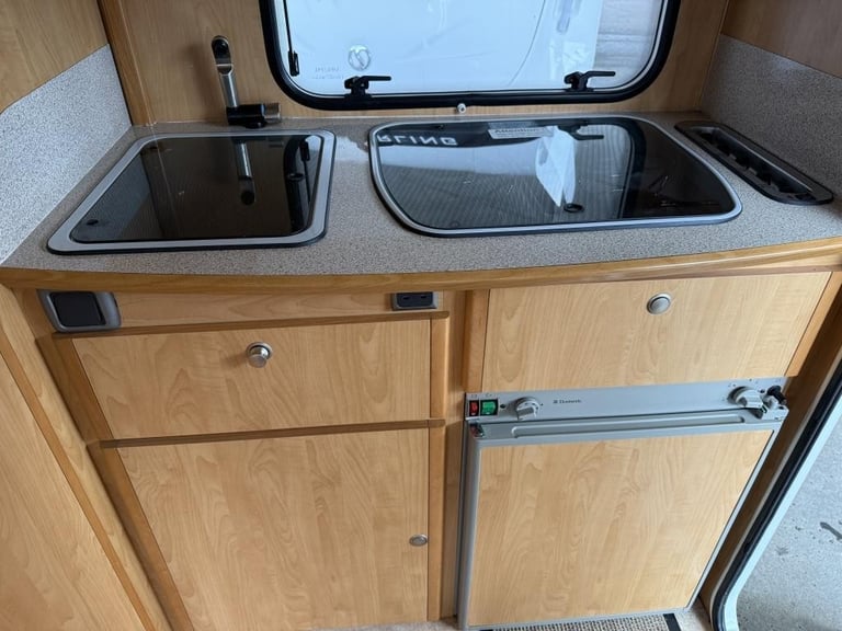 2009 TRIGANO Silver Edition 310 Pop Top Motor mover awning lightweight