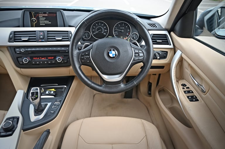BMW 330d SE 3.0 DIESEL AUTO 5DR TOURING/ESTATE 2014 [14] BLUE