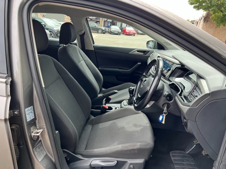 VOLKSWAGEN POLO 1.0 TSI 