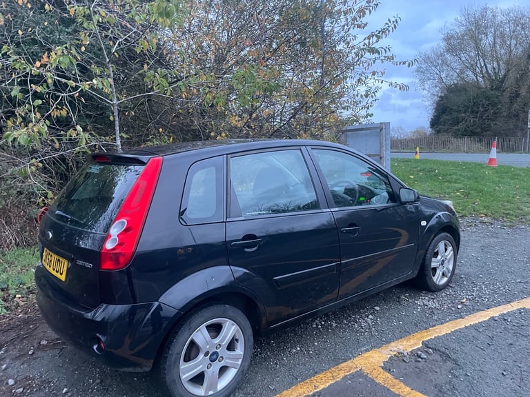 FORD FIESTA 1.4 ZETEC CLIMATE 58 REG 5 DOOR 75175 MILES 12 MONTHS MOT LOW INSURANCE 48+MPG