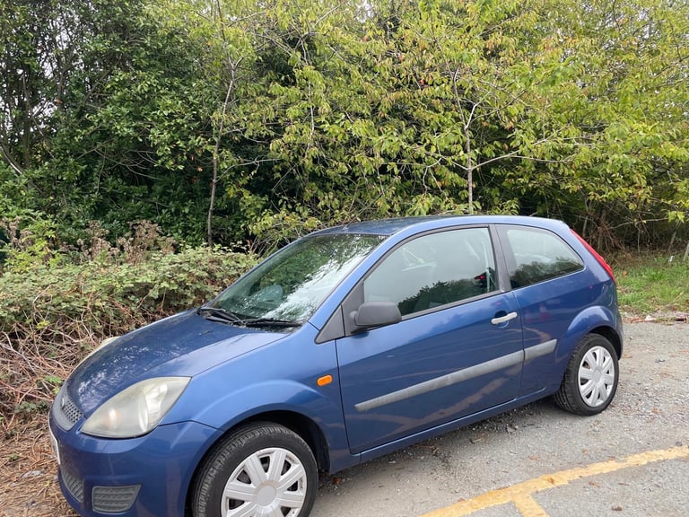 FORD FIESTA 1.2 ZETEC 08 REG BLUE 13 SERVICE STAMPS MOT AUGUST 8TH 2026 LOW INSURANCE 48+MPG