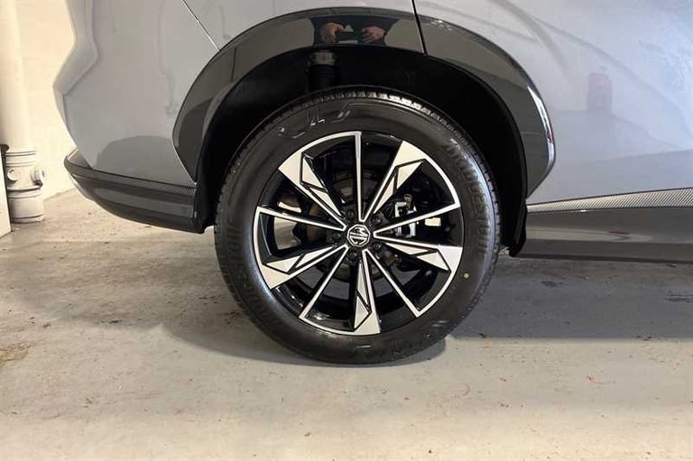 2025 MG MG HS 1.5 T-GDI Trophy SUV 5dr Petrol DCT Euro 6 (s/s) (169 ps) SUV Petrol Automatic