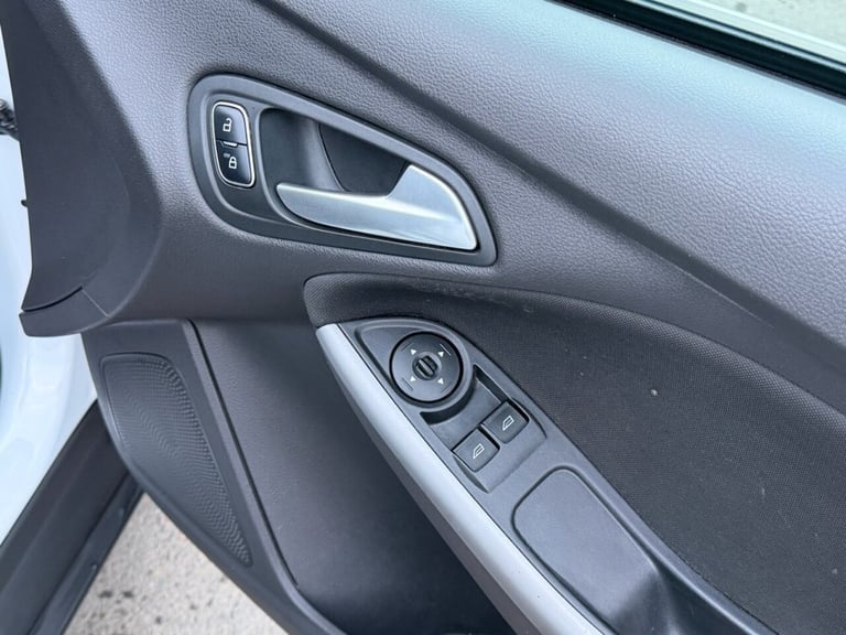 2016 Ford Focus 1.0 EcoBoost 125 Zetec 5dr Auto HATCHBACK PETROL Automatic