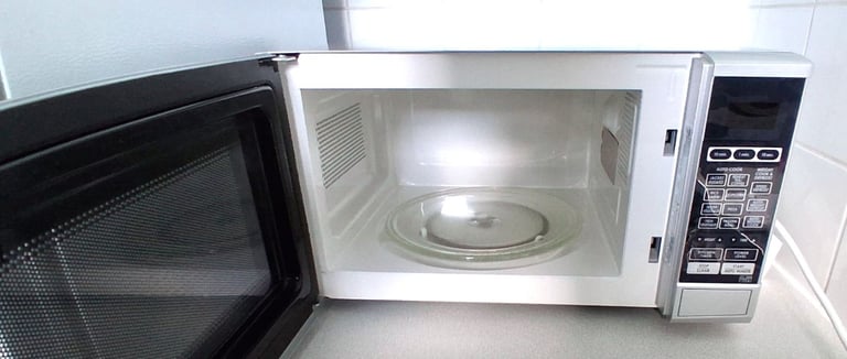 SHARP MICROWAVE SILVER 800E WORKING PERFECTLY